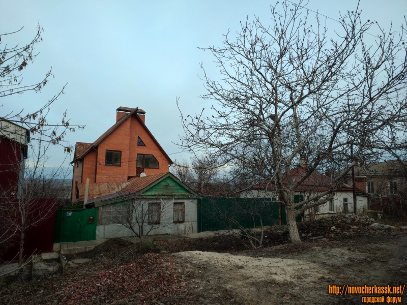 Новочеркасск: Улица Октябрьская, 152