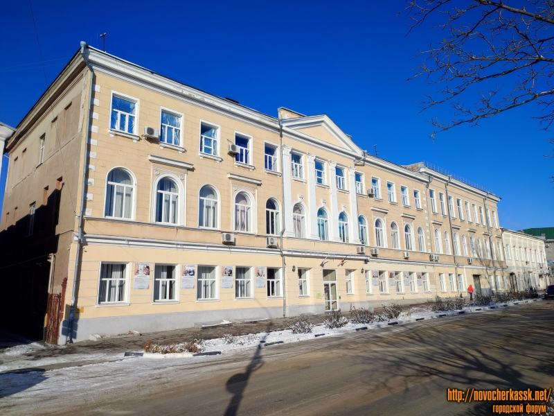 Новочеркасск: Проспект Платовский, 94. Строительный колледж