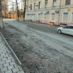 Брусчатка на улице Пушкинской, возле дома №57