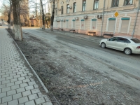 Брусчатка на улице Пушкинской, возле дома №57