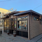 Кафе «Золотой телёнок» на углу Платовского проспекта и Атаманской улицы