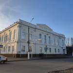 Проспект Платовский, 60Б / площадь Ермака, 39. Гарнизонный военный суд