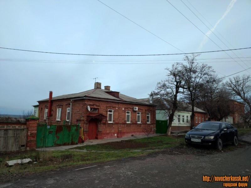 Новочеркасск: Улица Октябрьская, 122