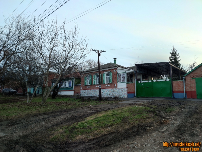 Новочеркасск: Улица Октябрьская, 105