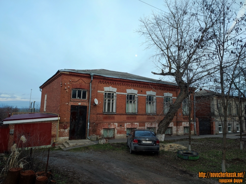 Новочеркасск: Улица Октябрьская, 112