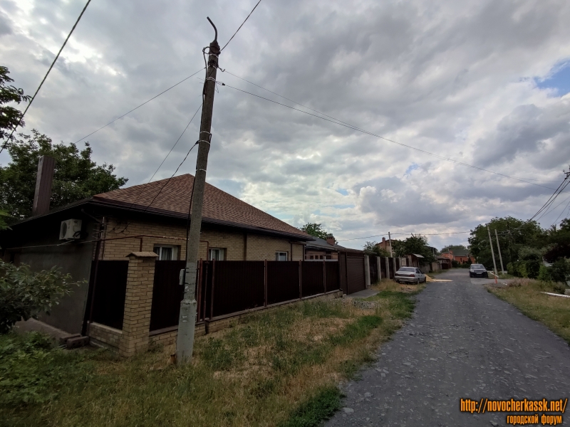 Новочеркасск: Переулок Спасский. Слева - дом №13