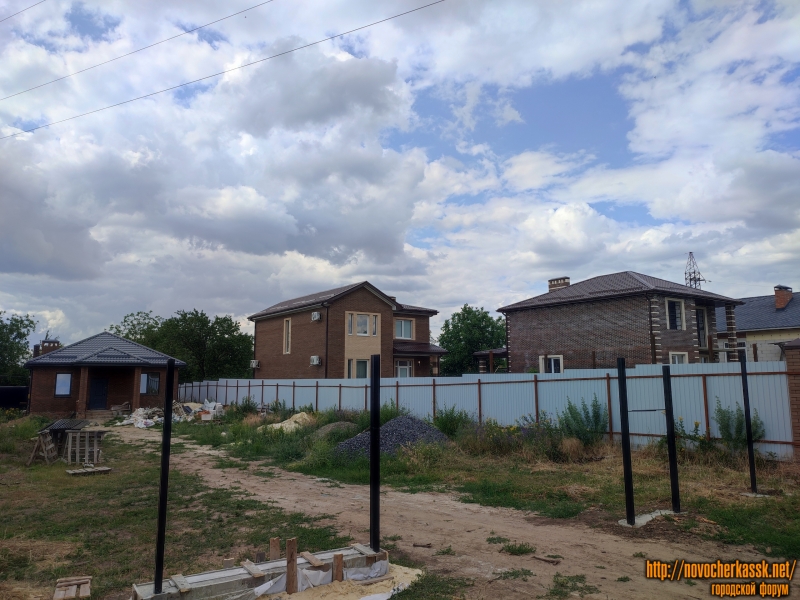 Новочеркасск: Переулок Спасский, 72, 70, 68