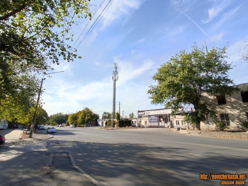 Новочеркасск: Улица Буденновская в районе Черёмушек