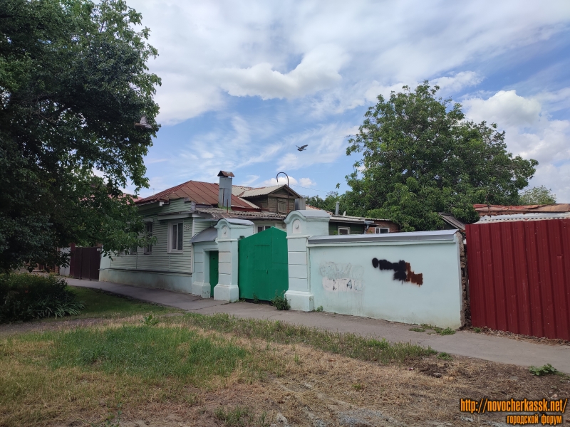 Новочеркасск: Улица Бакунина, 58