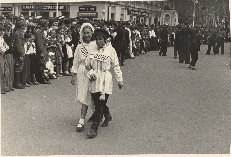 Новочеркасск: Первомайская демонстрация в 1953 году