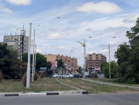 Вид на улицу 26 Бакинских комиссаров через пл. Юбилейную
