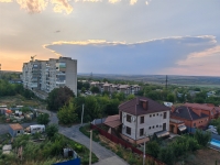 Вид на запад с ул. Буденновская, 265. Виден ЖК «Атаман», пер. Багряный 2 и многоэтажка по ул. Будённовской, 271