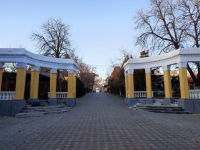 Полуротонды в Александровском парке