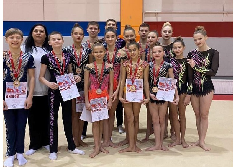 динара айсина спортивная акробатика. спортивная акробатика звезды кремля 2022 фото. акробатика анапа. звезды кремля акробатика. звёзды кремля акробатика.