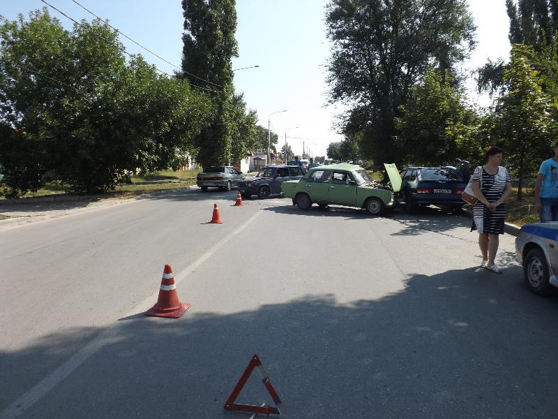 авария новочеркасск новочеркасск. аварии в новочеркасске 2019 года. разбитая машина в новочеркасске. новочеркасск новости происшествия. дтп новочеркасск ростовская область.